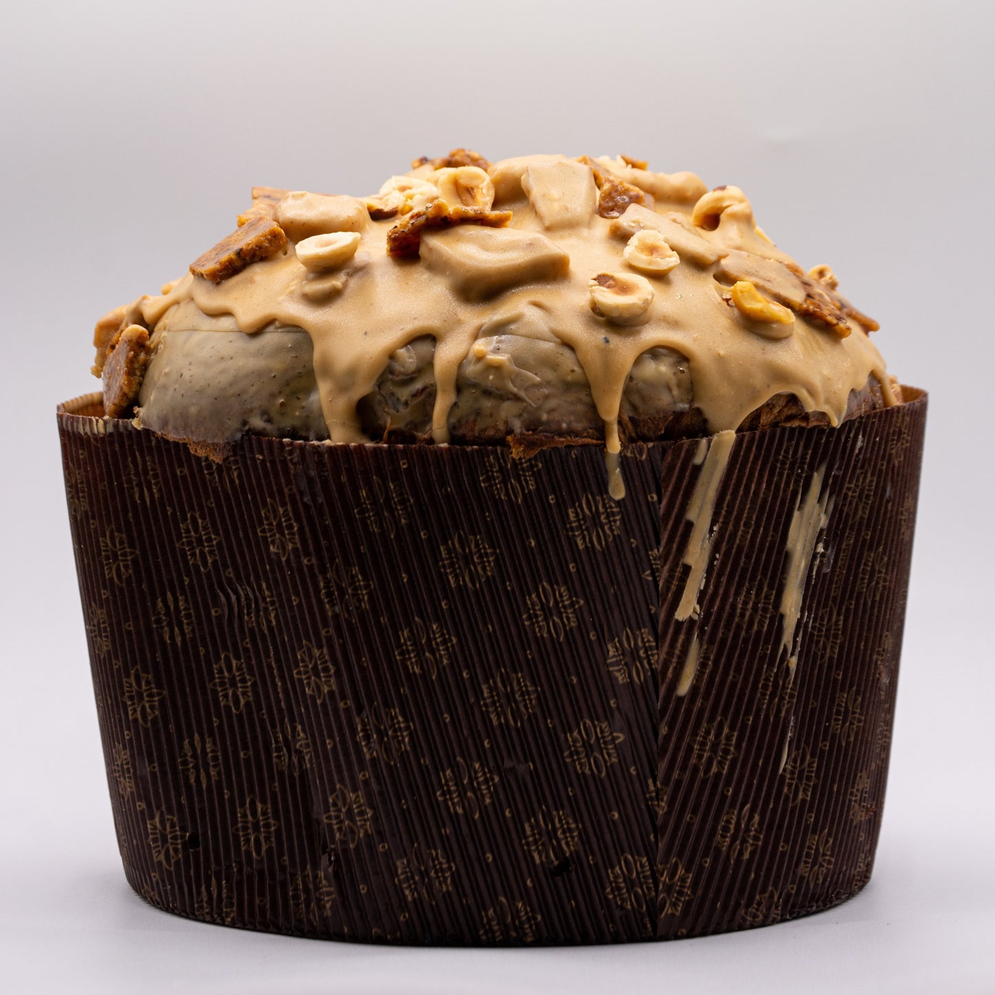 PANETTONE CARAMELLO E NOCCIOLE PRALINATE CON CREMA SPALMABILE