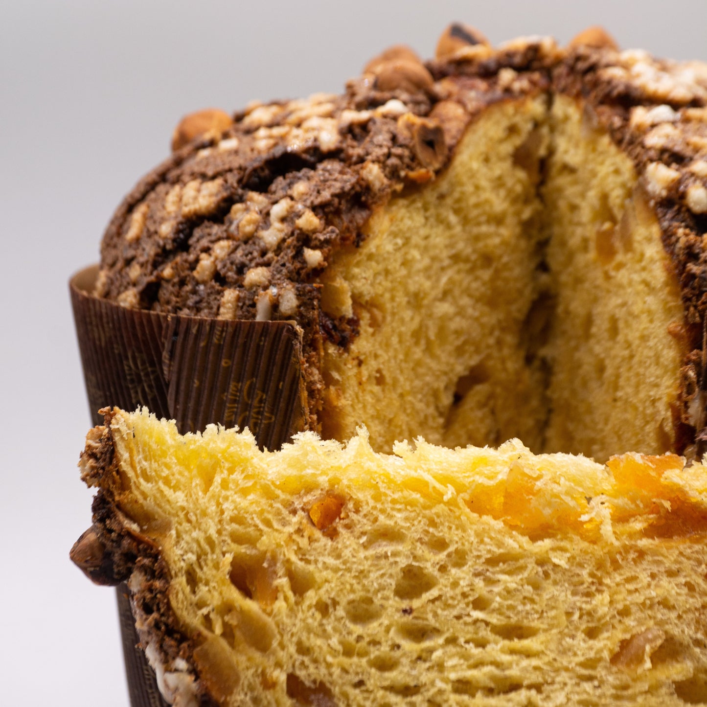 PANETTONE POMPELMO ROSA E PESCA CON CON CREMA SPALMABILE
