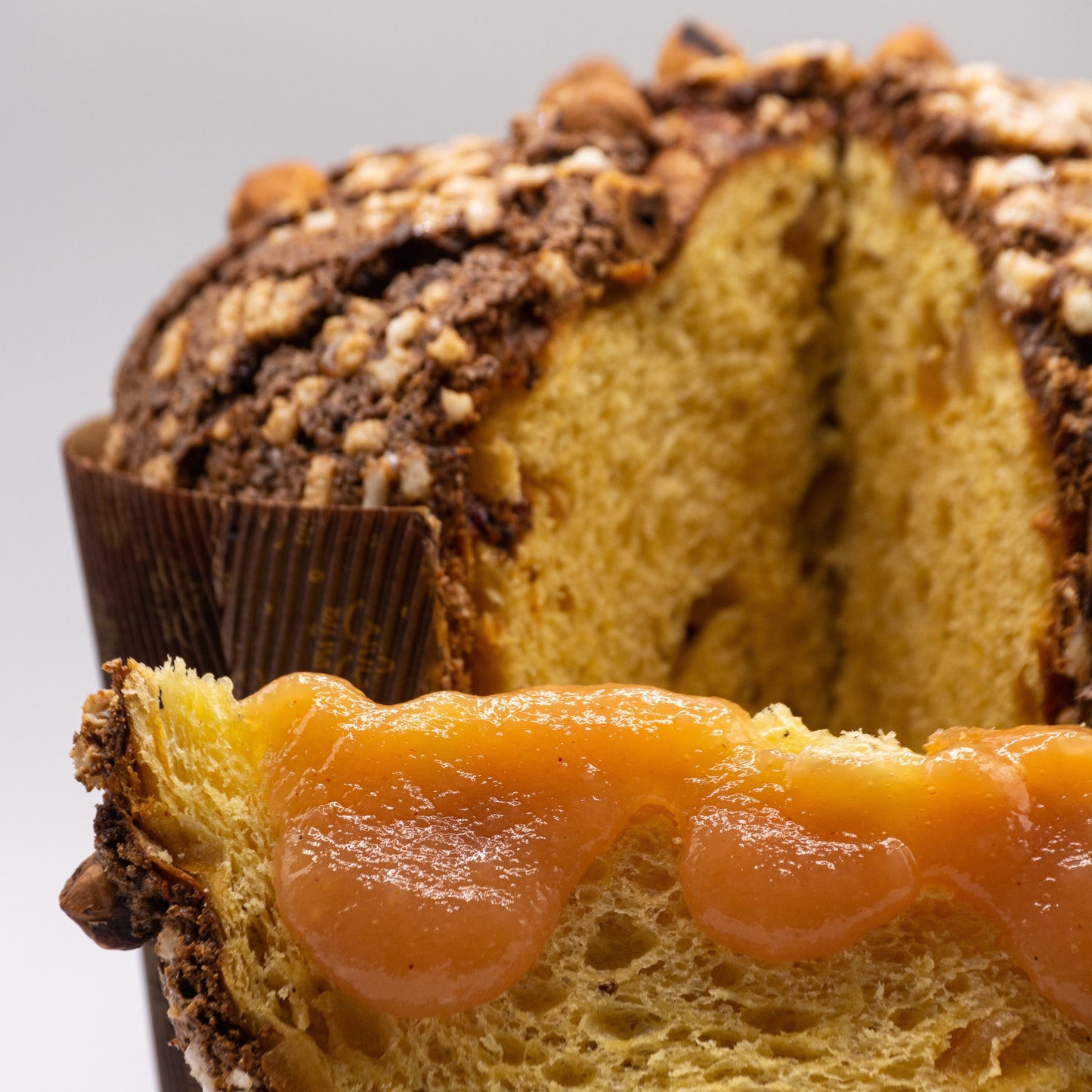PANETTONE POMPELMO ROSA E PESCA CON CON CREMA SPALMABILE
