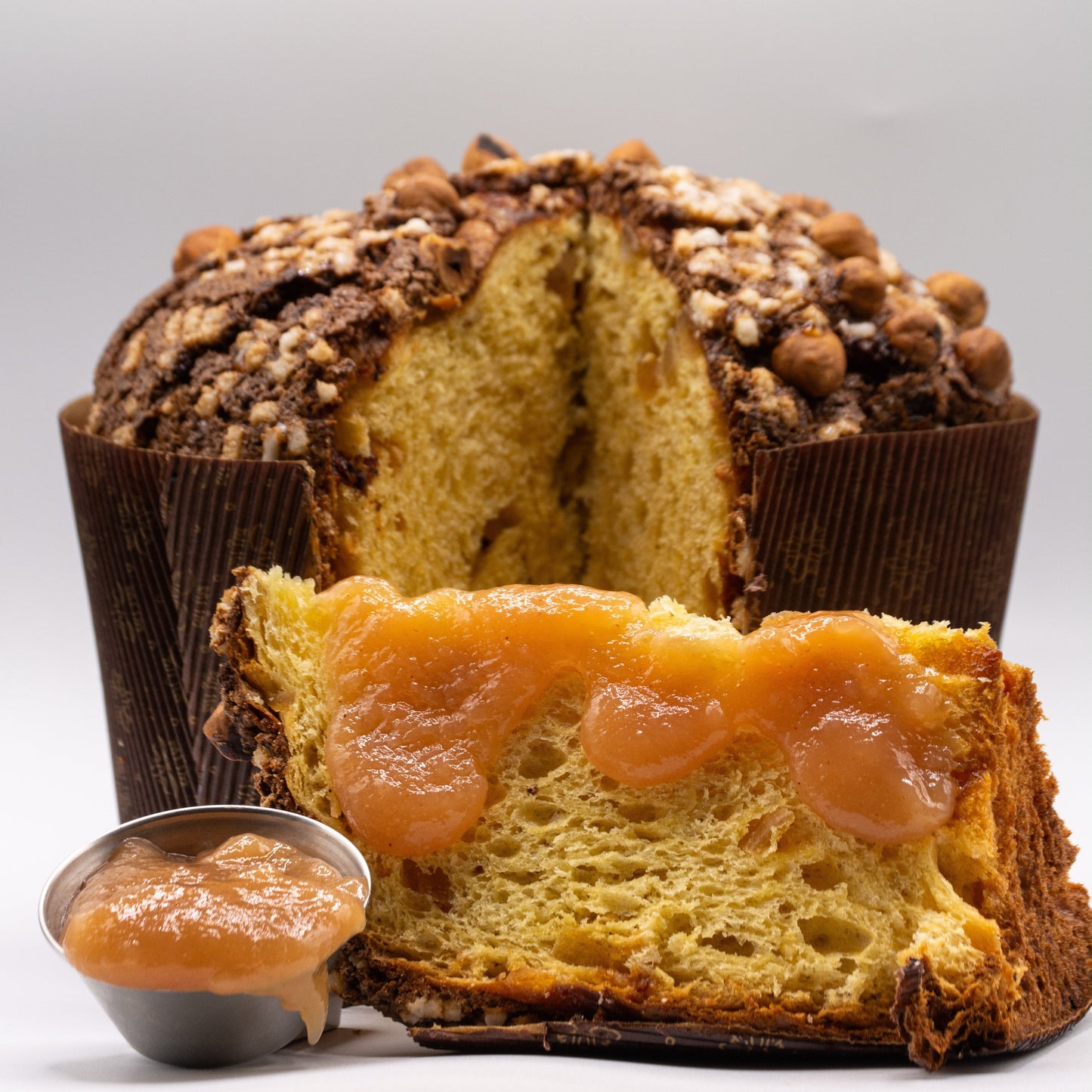 PANETTONE POMPELMO ROSA E PESCA CON CON CREMA SPALMABILE